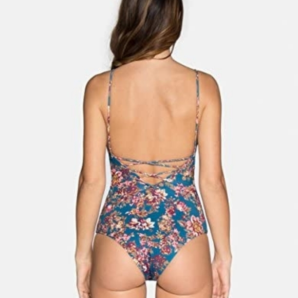 Tavik Monohan one piece - Picture 12 of 14